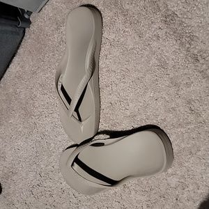 Archies high arch sandals